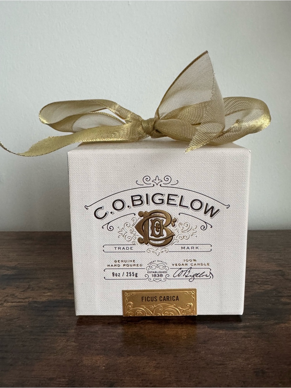 C.O. Bigelow Ficus Carica Decorative Gold & Cream Candle